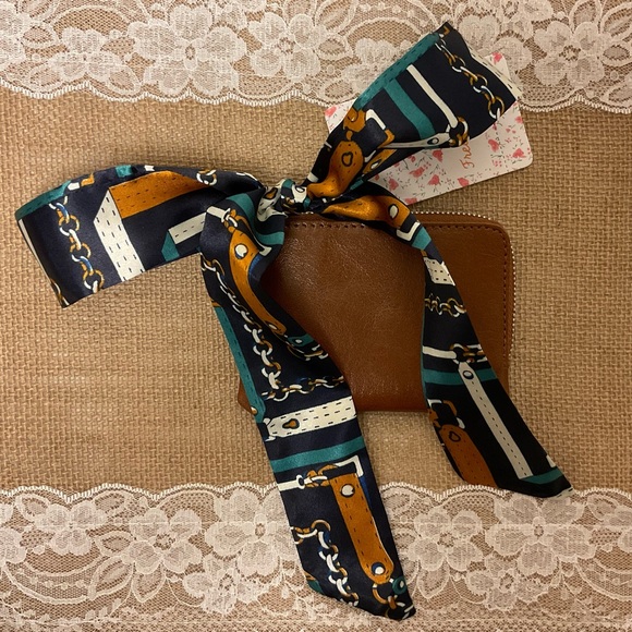 🌰FreePeople~Wallet w/matching Twilly - Picture 1 of 5